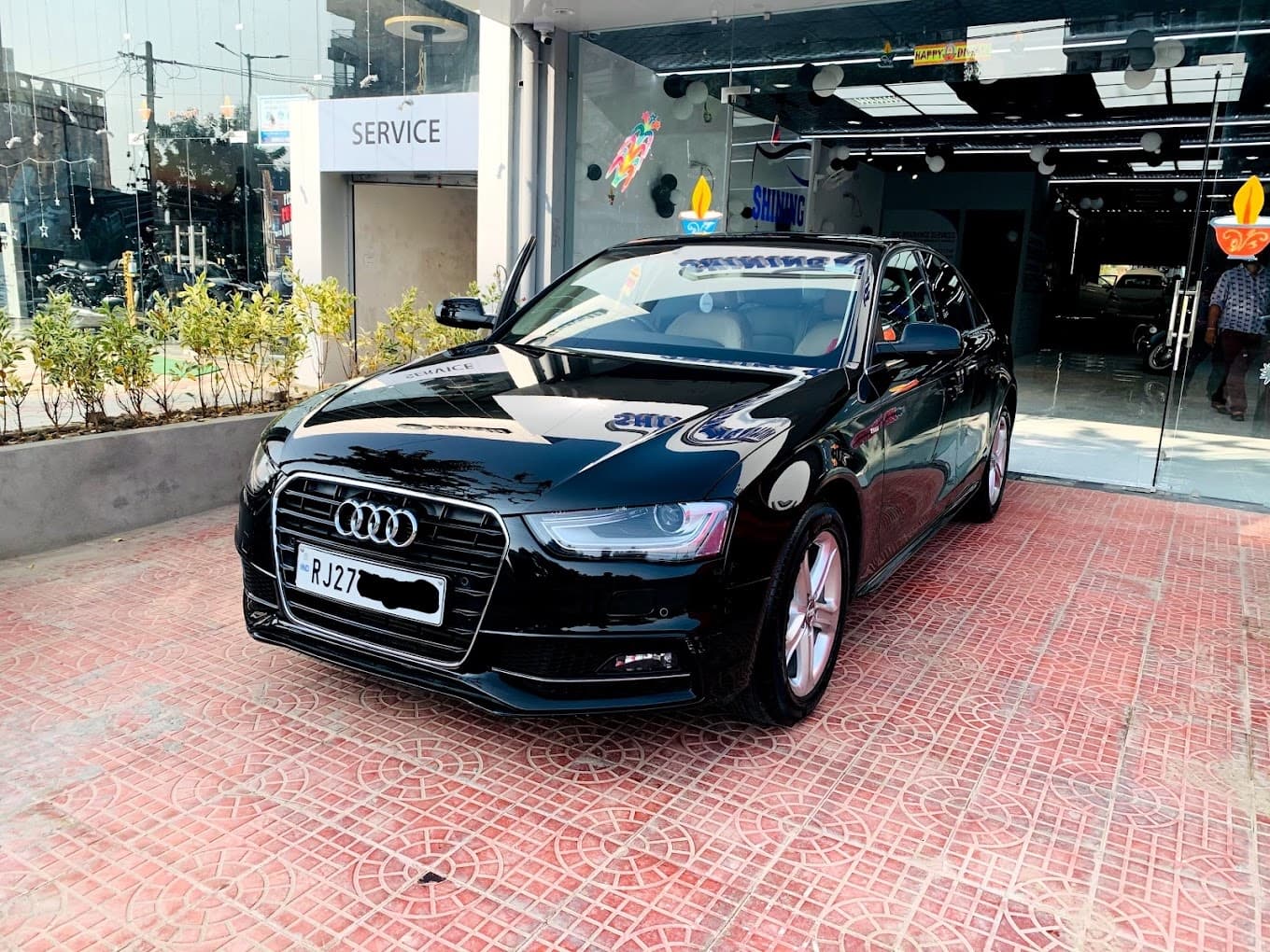 Shining Auto Spa workshop bay